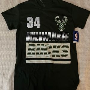 Milwaukee Bucks Giannis Antetokounmpo Jersey T-shirt